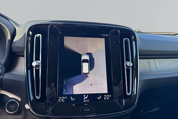 Volvo XC40 7 of 24