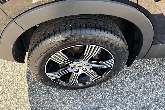 Volvo XC40 10 of 24