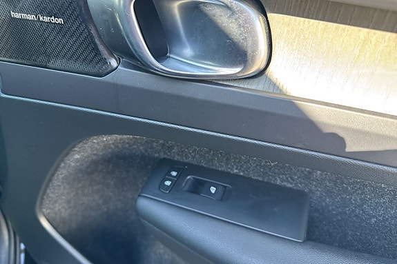 Volvo XC40 24 of 24