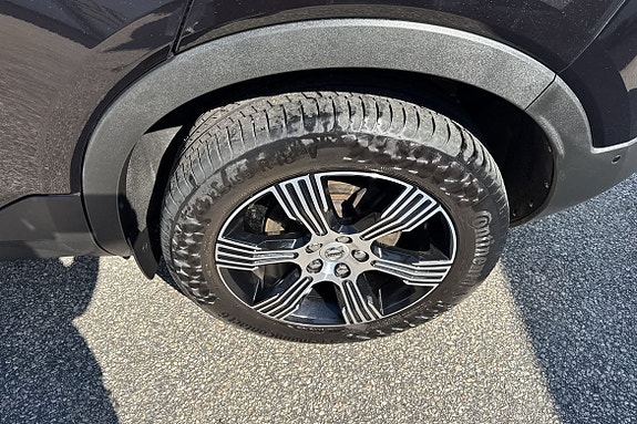 Volvo XC40 13 of 24