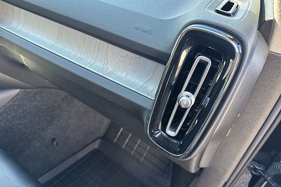 Volvo XC40 22 of 24
