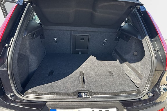 Volvo XC40 9 of 24