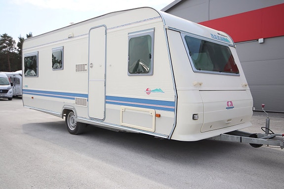 Adria Unica B 562UL 2 of 12