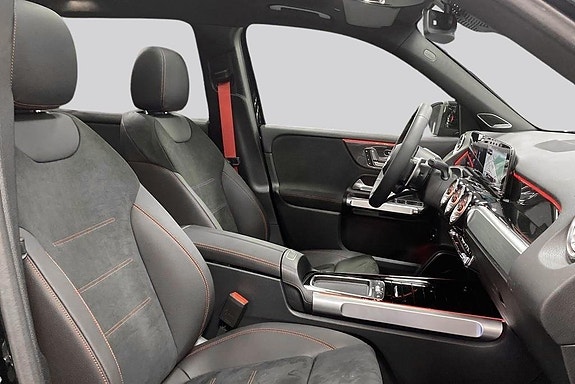 Mercedes-Benz GLB250+ 9 of 14