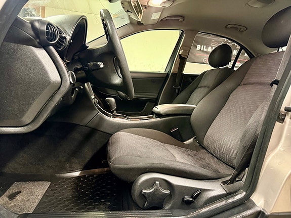 Mercedes-Benz C230 12 of 15