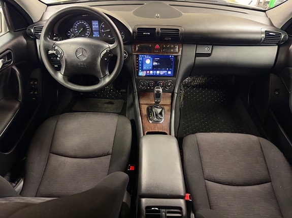 Mercedes-Benz C230 8 of 15