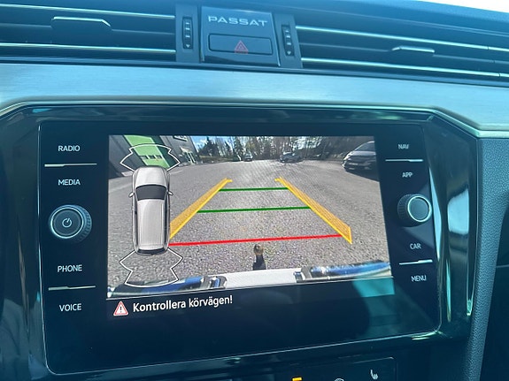 Volkswagen Passat Alltrack 20 of 23