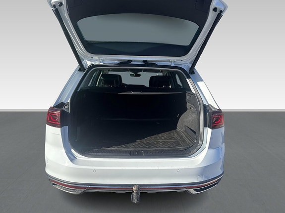 Volkswagen Passat Alltrack 15 of 23