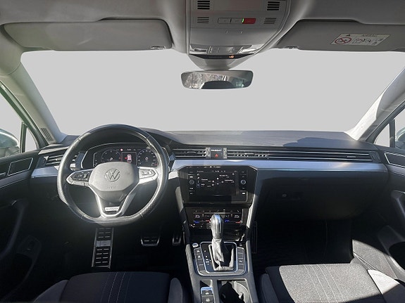 Volkswagen Passat Alltrack 13 of 23