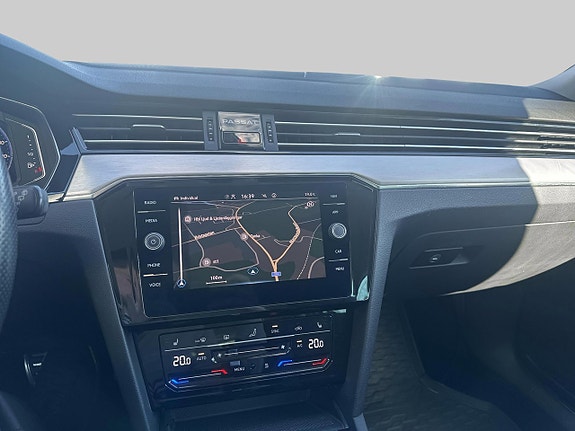 Volkswagen Passat Alltrack 19 of 23
