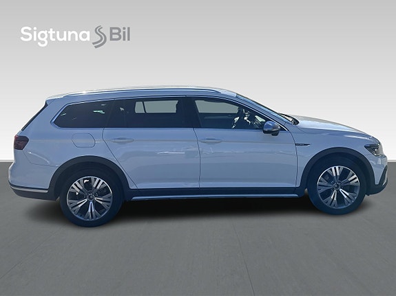 Volkswagen Passat Alltrack 7 of 23