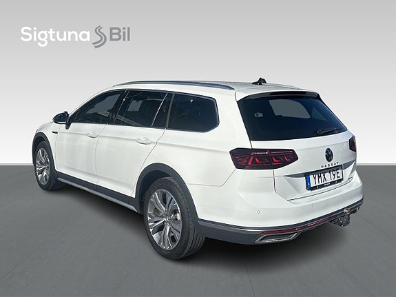 Volkswagen Passat Alltrack 4 of 5