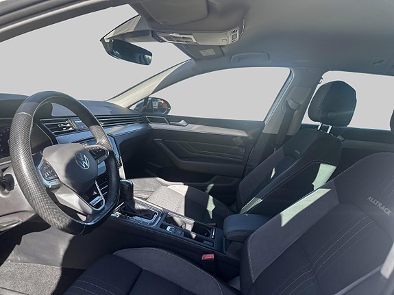 Volkswagen Passat Alltrack 11 of 23