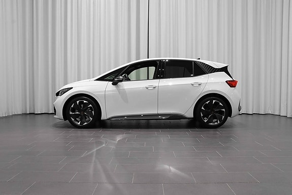 Cupra Born 2 of 5