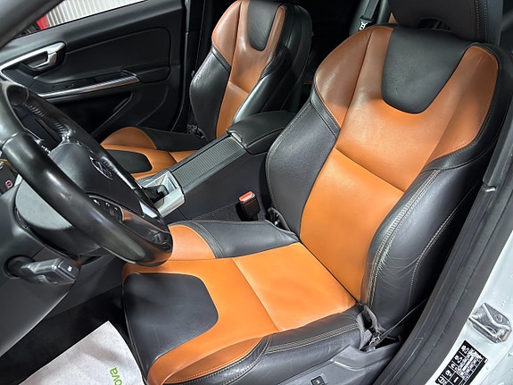 Volvo V60 Cross Country 6 of 13