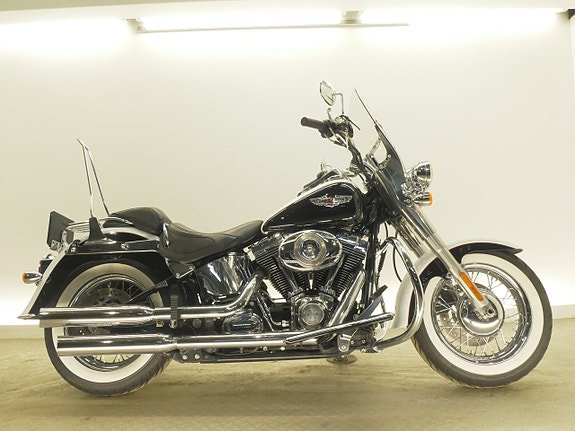 Harley-Davidson Softail Deluxe Twin Cam 96B