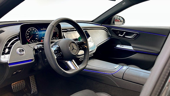 Mercedes-Benz E300 e 4 of 5