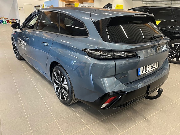 Peugeot 308 SW 4 of 5