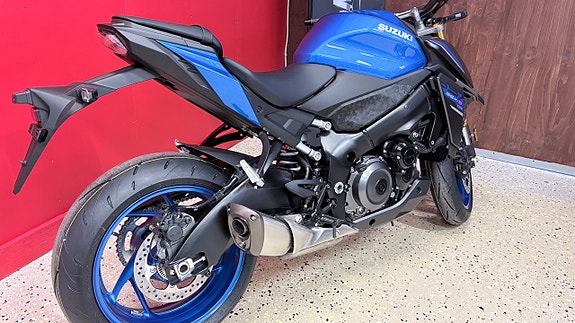 Suzuki GSX 1000 9 of 12