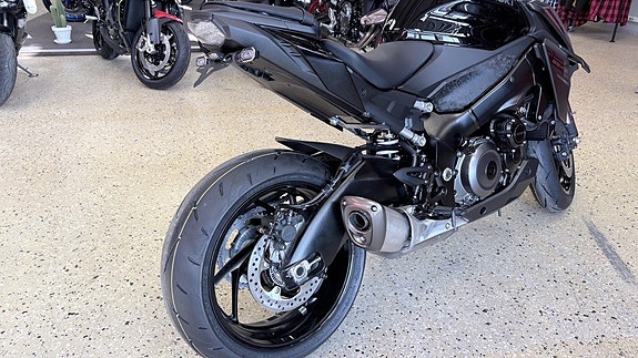 Suzuki GSX 1000 5 of 12