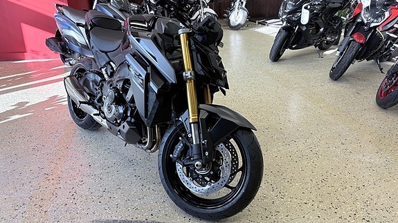 Suzuki GSX 1000 3 of 12