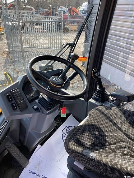 Volvo L 35 G 3 of 3