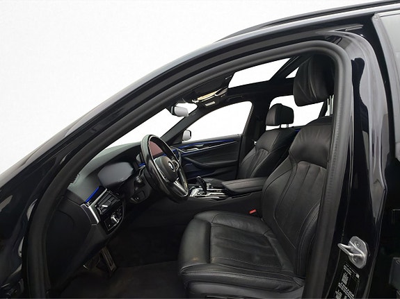 BMW 540i 13 of 30