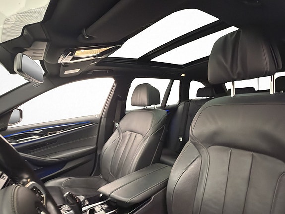 BMW 540i 14 of 30