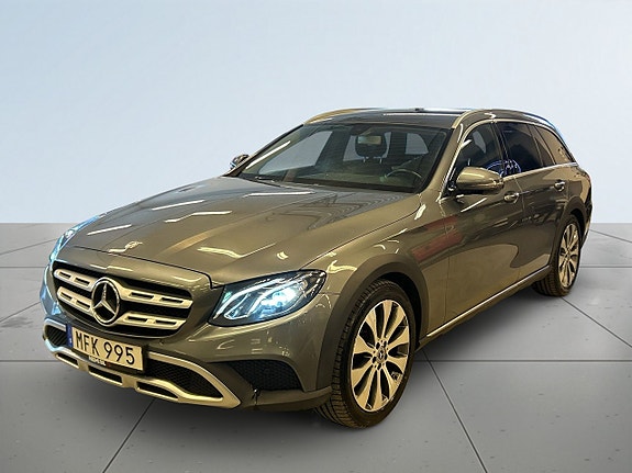Mercedes-Benz E220 16 of 21