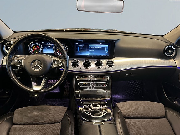 Mercedes-Benz E220 8 of 21