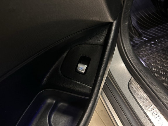 Mercedes-Benz E220 18 of 21