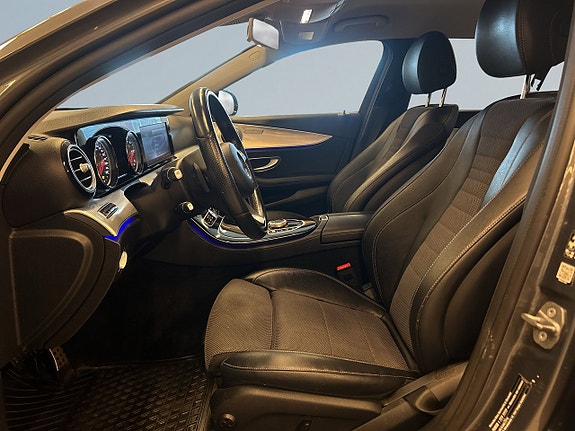 Mercedes-Benz E220 13 of 21