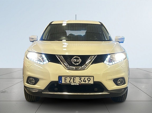 Nissan X-Trail 2 of 5
