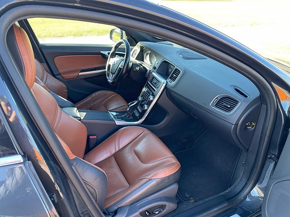 Volvo V60 7 of 18