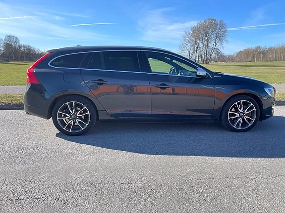Volvo V60 3 of 18