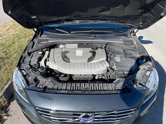 Volvo V60 14 of 18