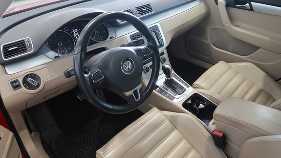 Volkswagen Passat Alltrack 9 of 18