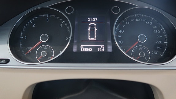 Volkswagen Passat Alltrack 13 of 18