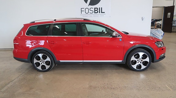 Volkswagen Passat Alltrack 3 of 5