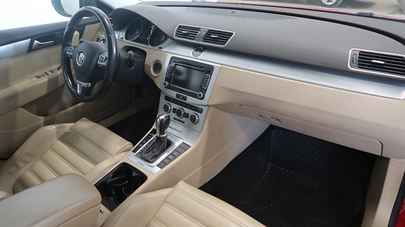 Volkswagen Passat Alltrack 10 of 18
