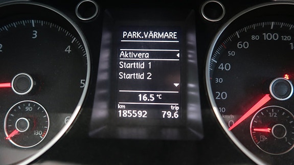 Volkswagen Passat Alltrack 16 of 18