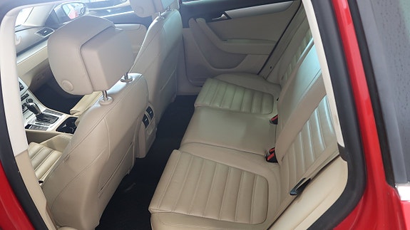 Volkswagen Passat Alltrack 18 of 18