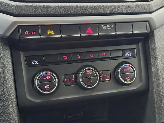 Volkswagen Amarok 24 of 29