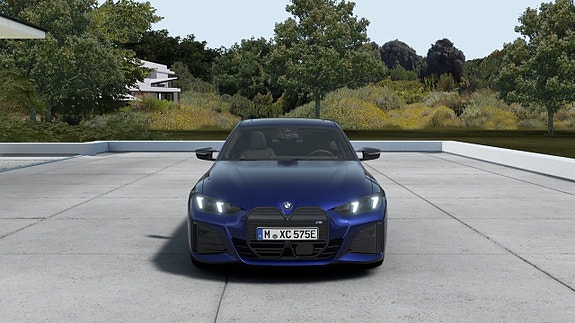 BMW i4 3 of 13