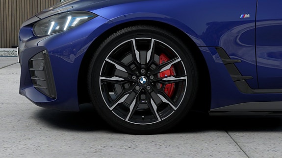 BMW i4 7 of 13