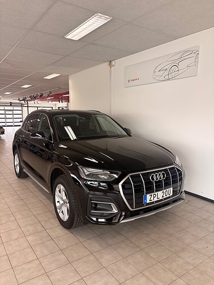 Audi Q5 2 of 5