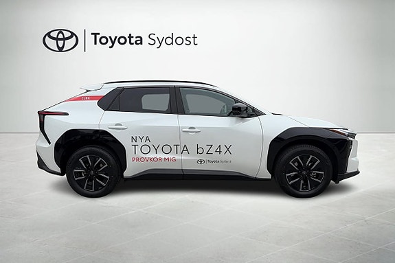 Toyota bZ4X 4 of 5