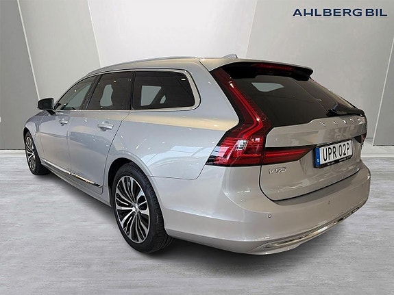 Volvo V90 3 of 5
