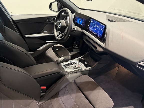 BMW 120 9 of 17