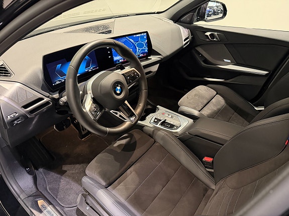 BMW 120 11 of 17